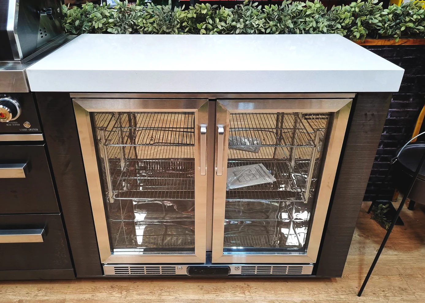 Everdure Neo Black Outdoor Kitchen with Fridge, Sink & Storage Modules, and Corner Cupboard (Option 3) - Image 14