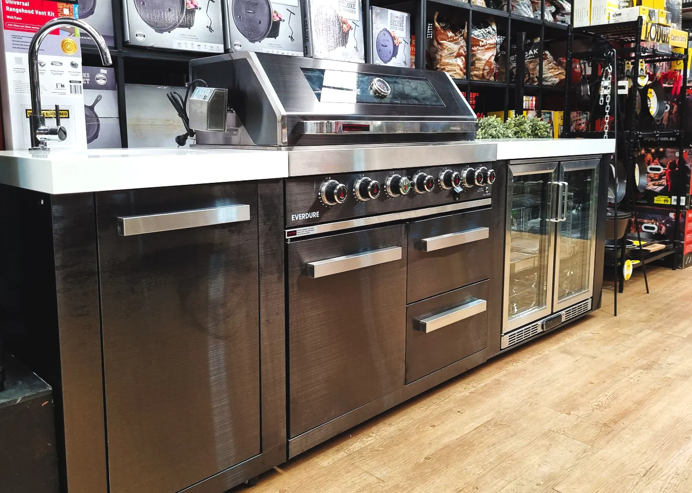 Everdure Neo Black Outdoor Kitchen with Fridge, Sink & Storage Modules, and Corner Cupboard (Option 3) - Image 8