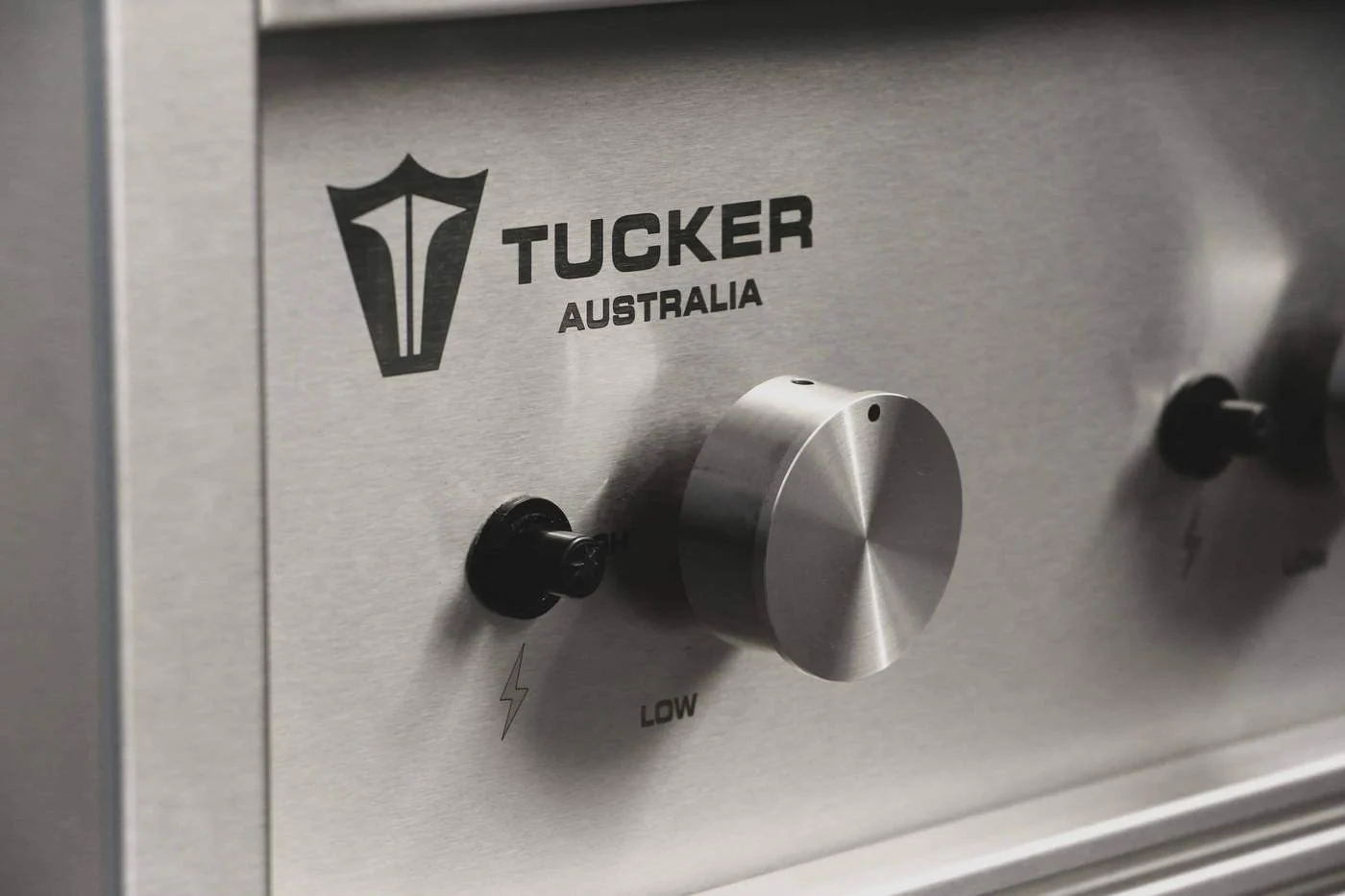 Tucker R Class V8 4 Burner Freestanding Hybrid BBQ - Image 7